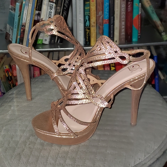 D's Shoes - Buy 1 Get 1 Half Off Shoes